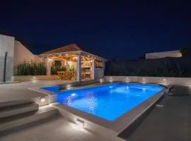 Villa Milena with heated pool and jacuzzi