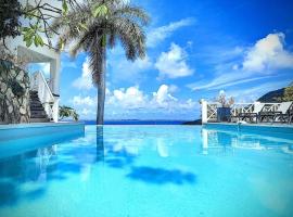 Villa Casa Sand, luxury, 5 min walk from Anse Marcel beach, hytte i Anse Marcel 