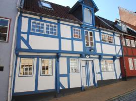 fewo1846 - Villa Windschief - uriges Fachwerkhaus auf 3 Ebenen mit Garten im Stadtzentrum, hotel em Flensburg