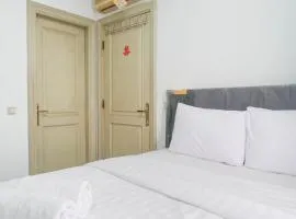 Spacious Classic 1BR Apartment at Taman Beverly By Travelio