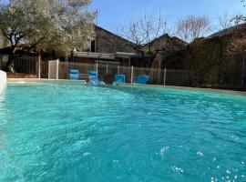 Gîte cévenol avec SPA et Piscine privatifs, hotel con piscina en Saint-Martin-de-Valgalgues
