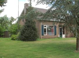 Cosy holiday home with pet friendly garden, feriebolig i Elsendorp