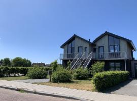 Lovely Holiday Home in Stavoren near Frisian Lakes, feriebolig ved stranden i Stavoren