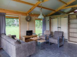 Luxury Lodge in Reesprong with Garden Fire Pit, tented camp en Buurse