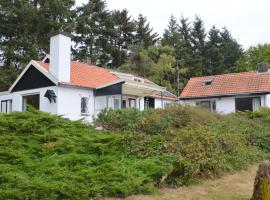 Quaint Mansion in Oploo with Terrace, vakantiehuis in Oploo