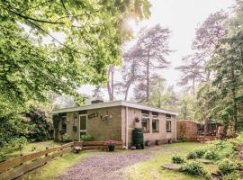 Holiday Home by the forest in Ommen with Pool, hotel di Ommen