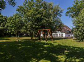 Modern Farmhouse in De Cocksdorp with Terrace, hotel in De Cocksdorp