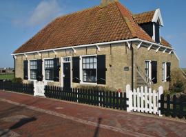 Unique holiday home on Texel on the edge of Den Hoorn, hotel with parking in Den Hoorn