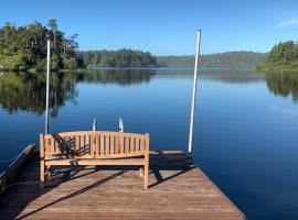 Apartment at Floras Lake Getaway, hotel v destinaci Langlois