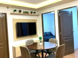 Cozy and Elegant 2-Bedroom Condo with Pool