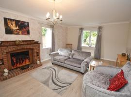 Hare Lodge, holiday home in Woodhall Spa