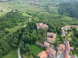 Belvilla by OYO Castello di Robella, hôtel pas cher à Robella