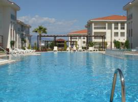 Beautiful Bright 3 Bed Home In Popular Sought After Private Gated Community, hotel s parkovaním v destinácii Antalya