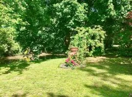Charming 1-Bedroom Apartment near South Downs