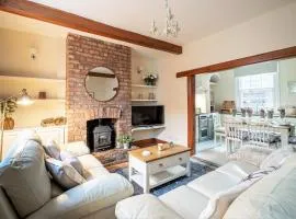 The Cottage in Chester, Sleeps 6 with FREE Parking