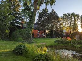 Auszeitoase Freystadt - Park, Billard, Sauna - ideal für Familientreffen und Messe Nürnberg, hotel in Freystadt