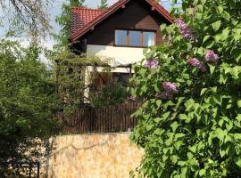 Leśna 6 - House with a garden, hotel din Bolechowice