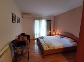 Guesthouse Vukasevic, hotell i Virpazar