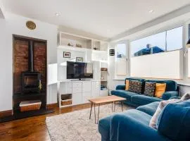 Charming 3 Bedroom House garden & parking - next to CS Lewis Nature Reserve