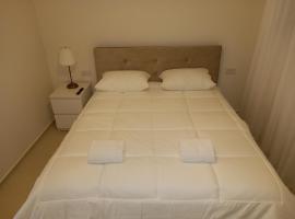פנינת האורנים, hotel in Pardes H̱anna