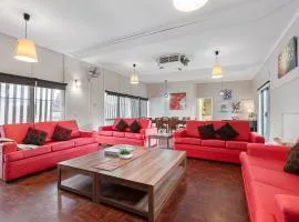 Spacious 4 Bdrms near Murray River, Pet Friendly