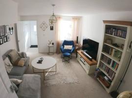 Cosy townhouse near Kidwelly, hotell i Kidwelly
