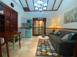 Apartaestudio amoblado centro histórico de Guadalajara de Buga, Hotel in Buga