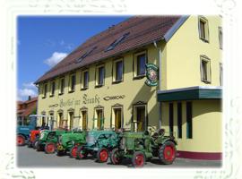 Gasthof Hotel Traube, hotel s parkiralištem u gradu 'Oberndorf'