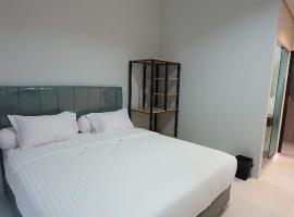 RedDoorz Plus near Siloam Hospital Balikpapan, hotel malapit sa Sultan Aji Muhammad Sulaiman International Airport - BPN, 