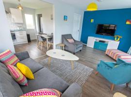 Sandbanks Braunton, Stylish Cottage near to Saunton Beach Sleeps 4, beach hotel in Croyde