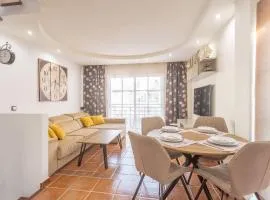 Aqua Vista 2 bed Penthouse with great views