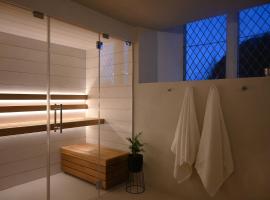 The Auld Kirk & Spa, hotel amb jacuzzi a Stirling