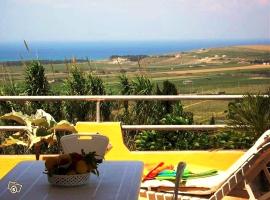 2 bedrooms house with sea view furnished terrace and wifi at Agrigente 5 km away from the beach, hotel u gradu Maragani