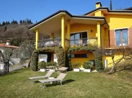 Orange Apartment In Marciaga di Costermano