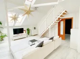 Loft with Rooftop and Free parking in Garage