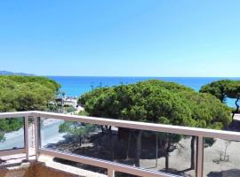Apartment direkt am Strand, family hotel in Blanes