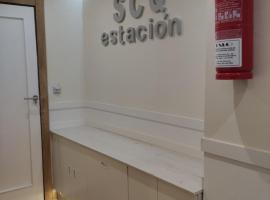 Ecorooms SCQ estación, casa de hóspedes em Santiago de Compostela