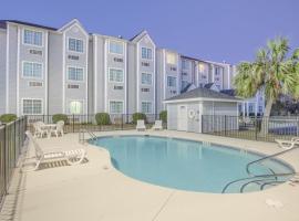 Microtel Inn & Suites by Wyndham Gulf Shores, хотел в Галф Шорс