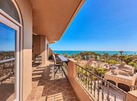 Bella Sirena 305-A - Elegant Oceanview Condo on Beachfront Resort, hotel en Puerto Peñasco