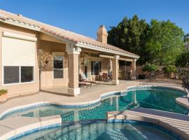 Spacious golf course house with pool heater, spa, hotel in Goodyear