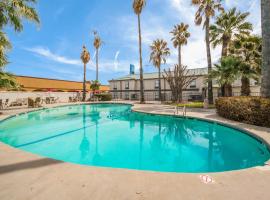 Motel 6-Laredo, TX - North I-35, hotel poblíž Laredo International Airport - LRD, Laredo