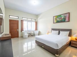 Hotel Parahyangan: Tasikmalaya, Mount Galunggung yakınında bir otel