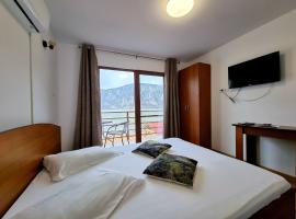 Escape, hotel din Dubova
