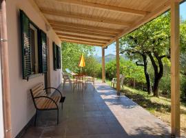 Captivating 2-Bed Cottage in Roccagloriosa, hotel v destinácii Roccagloriosa