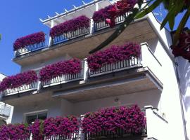 Residence Ola, hotel a Milano Marittima