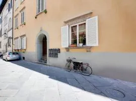 Mansion in Lucca near Via Fillungo