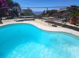 Romantic Hamlet Cottage with Private Pool La Fragua de Eliseo, haustierfreundliches Hotel in Candelaria