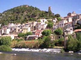 Bel appartement, terrasse plein sud, Vieux Village, hotel s parkiralištem u gradu 'Roquebrun'