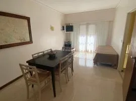 3 ambientes - Departamento reciclado a nuevo a 250m del mar