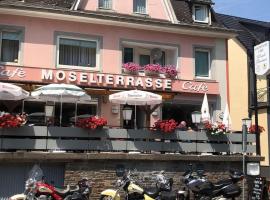Cafe Moselterrasse, hostal o pensión en Klotten